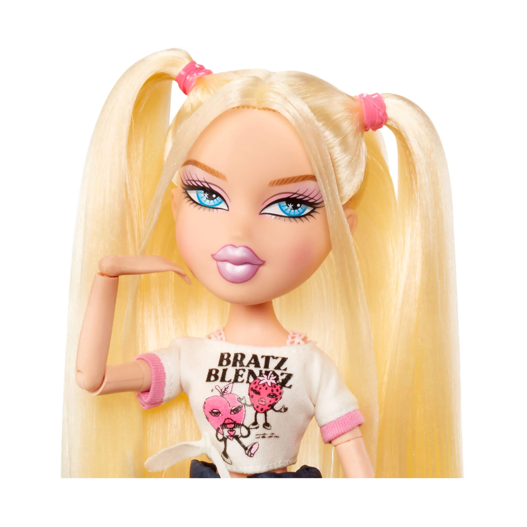 Bratz Stylin' Cloe Fashion Doll with Customizable T-Shirt for You and Accessories - Image 5