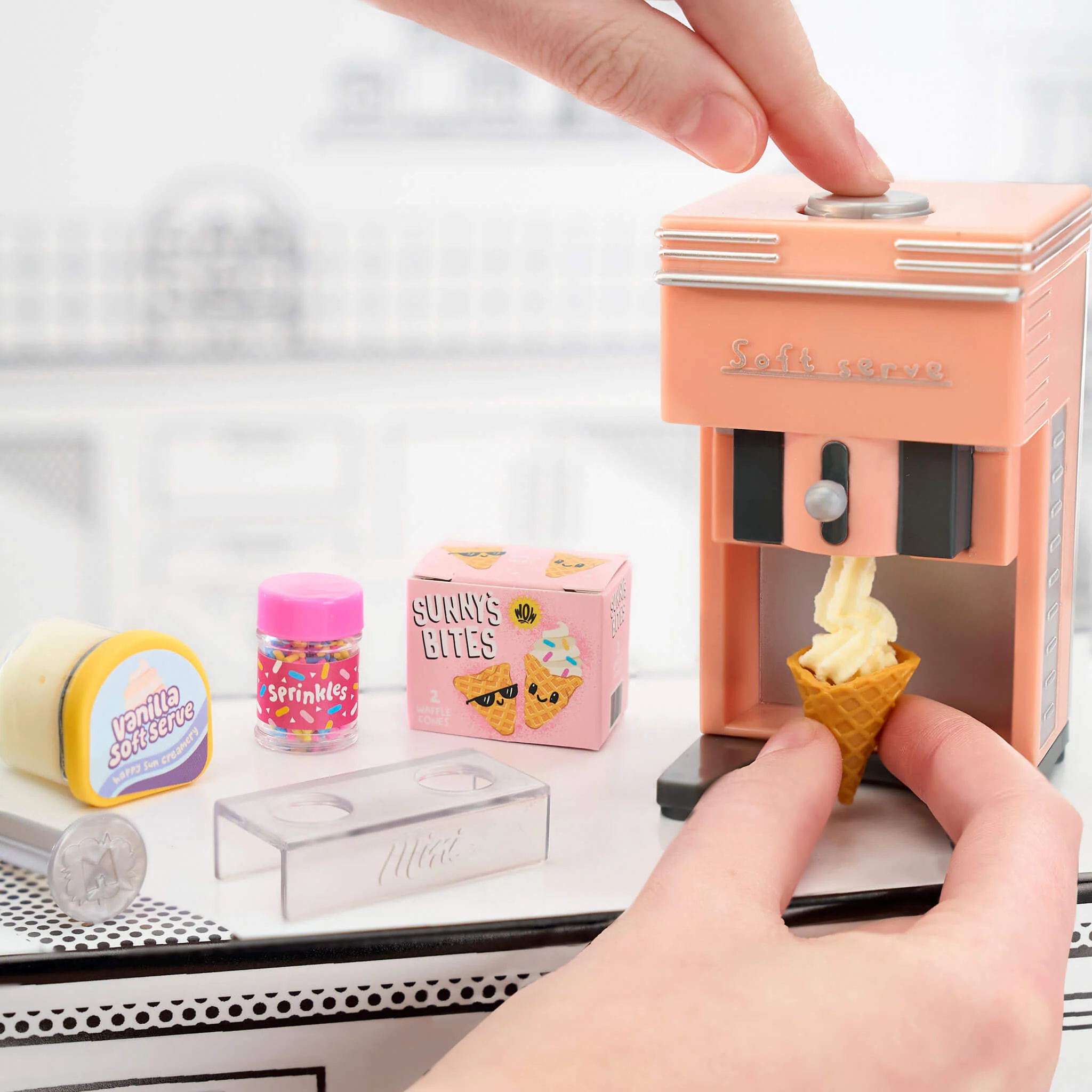 MGA's Miniverse Make It Mini Appliances Series 2 - Image 6
