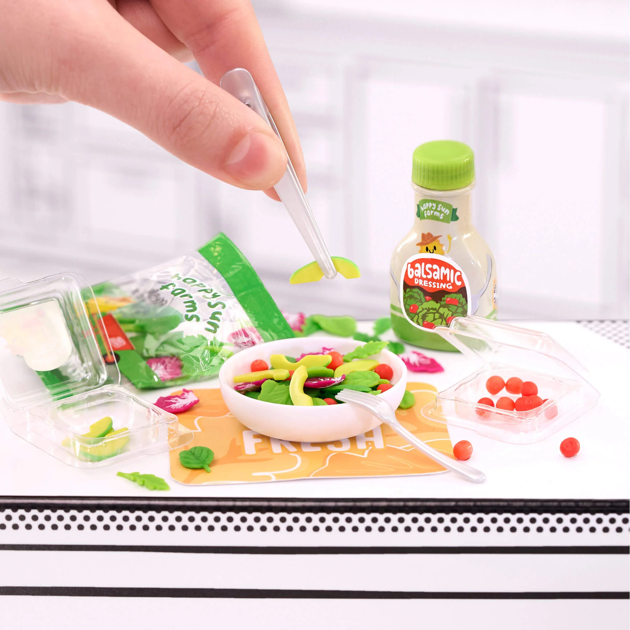 MGA's Miniverse Make It Mini Food Diner Mini Collectibles Series 3 - Image 3