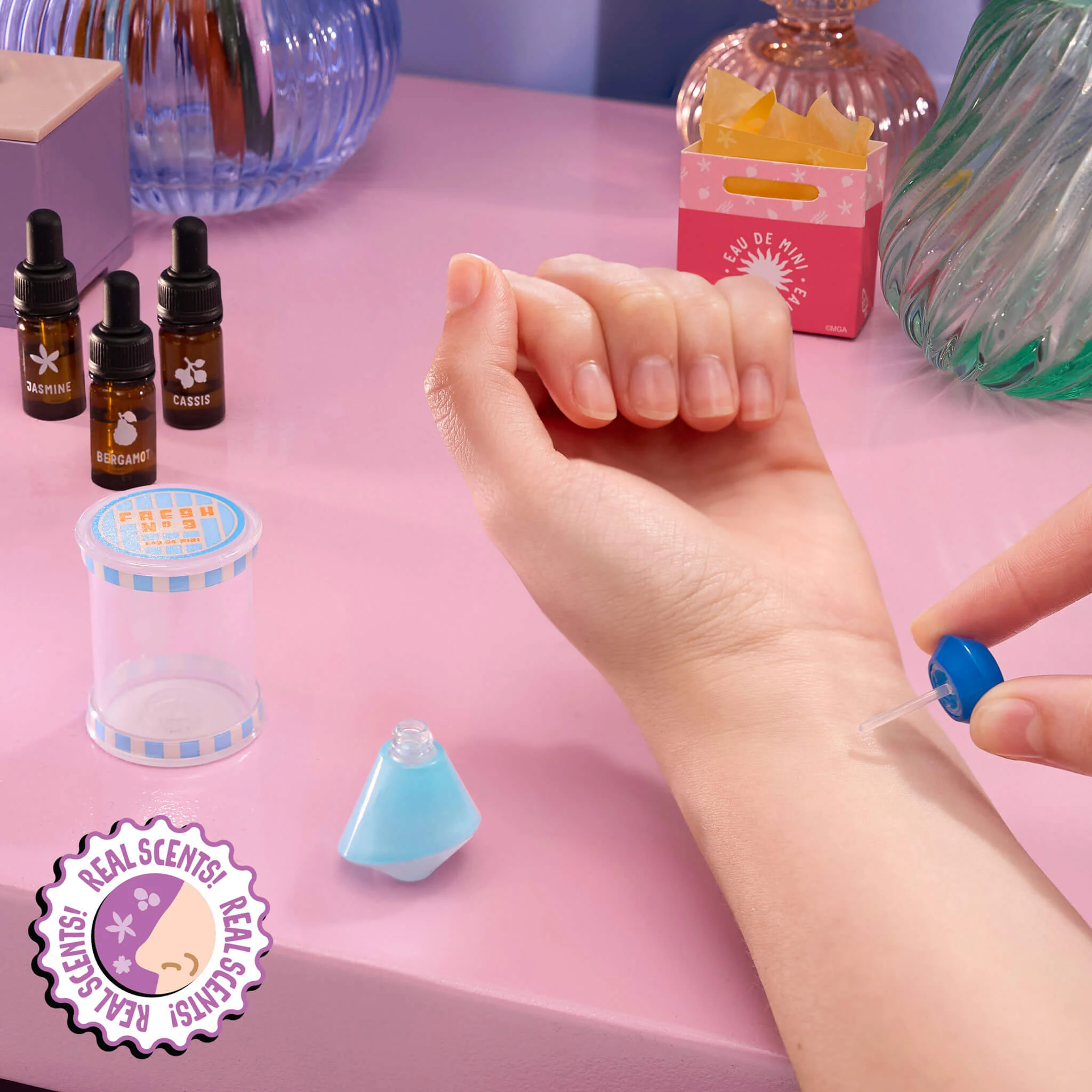 MGA's Miniverse Make It Mini Fragrances - Image 3