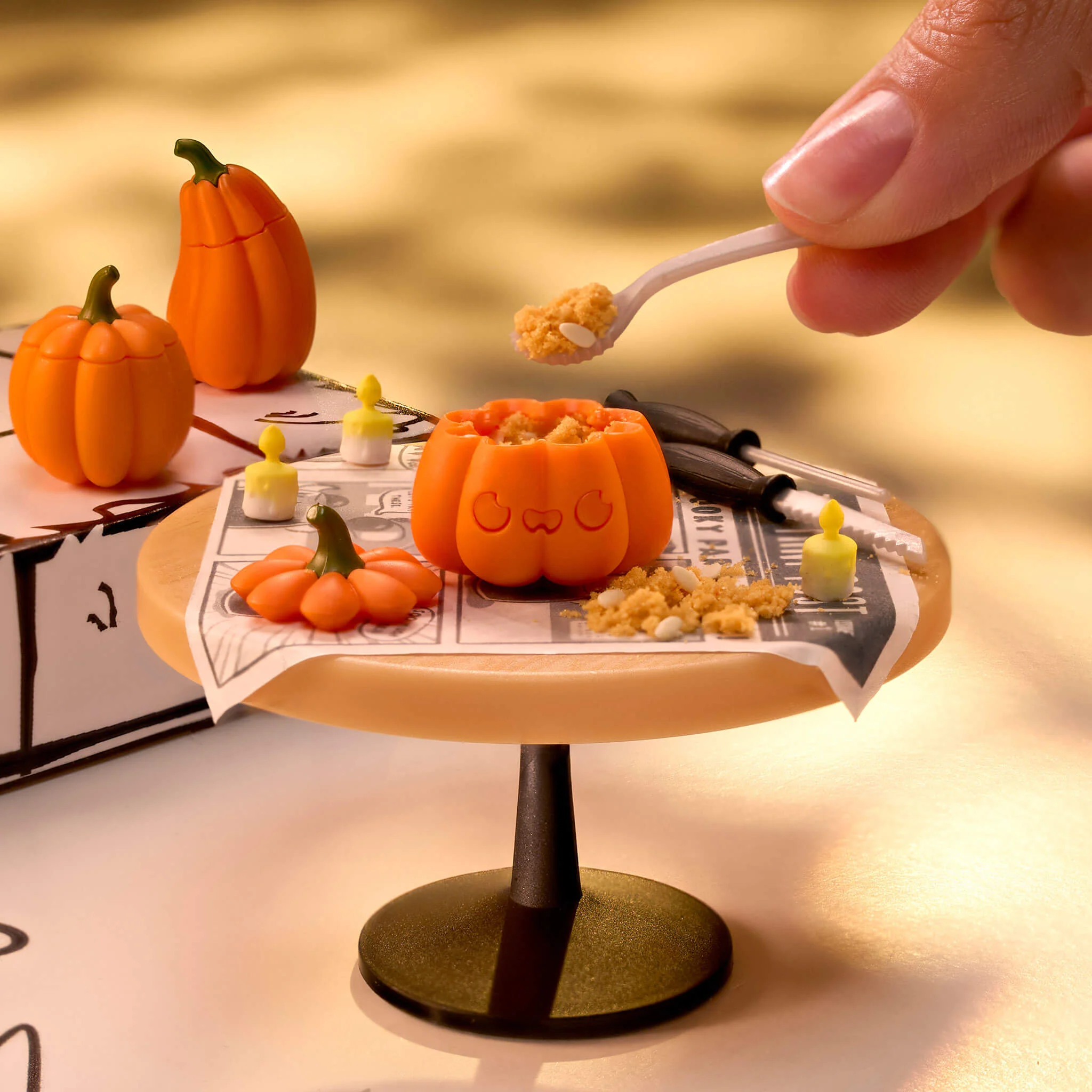 MGA's Miniverse Make It Mini Halloween 2025, Beetlejuice Mini Collectibles - Image 2