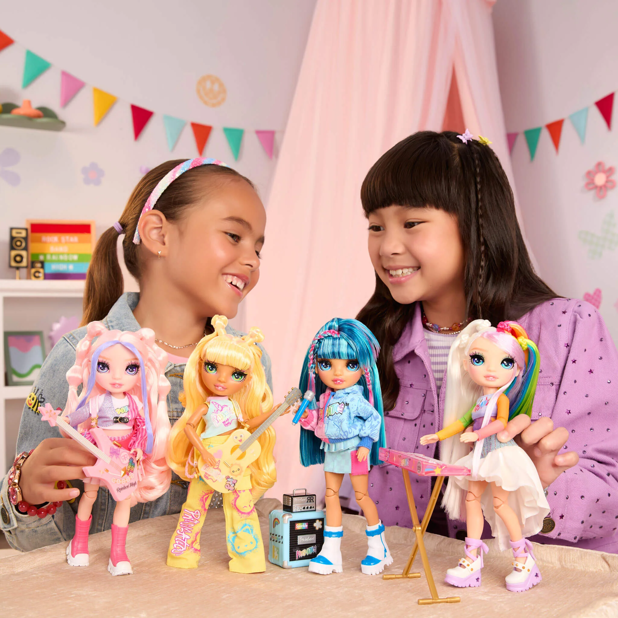 Rainbow High Jr High Rock Band - Skyler, Blue 9” Fashion Doll - Image 6